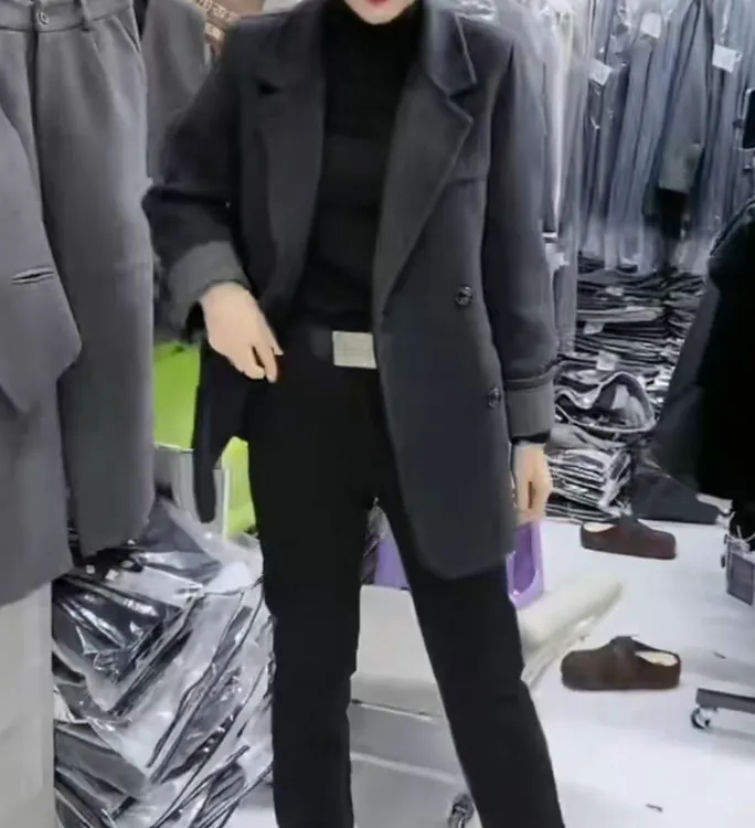 时尚潮流百搭精品女装dgd6988