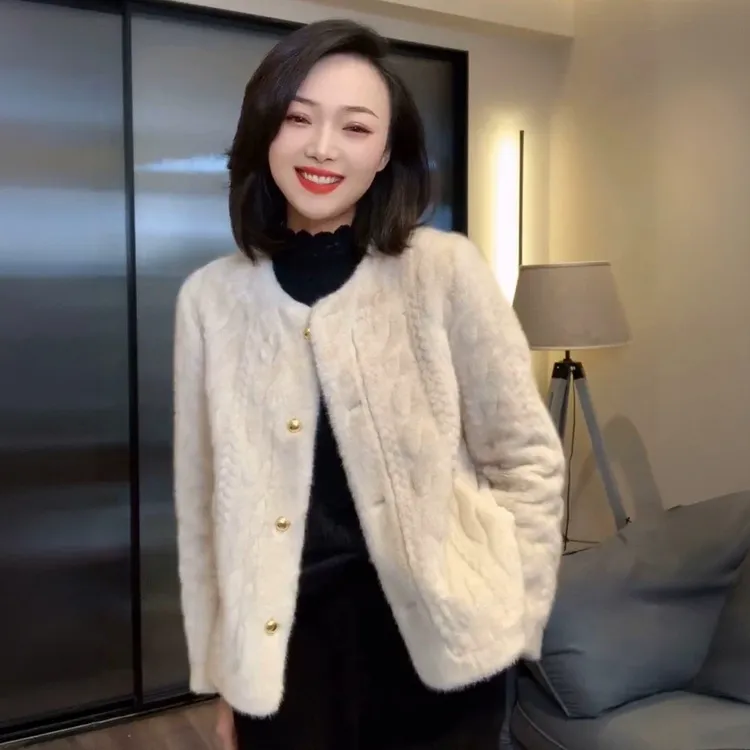 毛毛外套女2025新款爆款小香风独特超好看毛羔绒短款外套女秋冬季