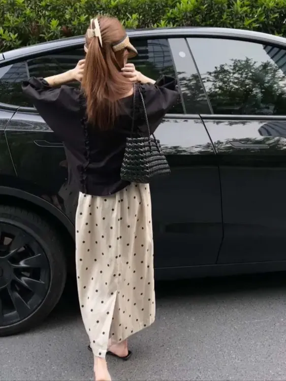 初夏穿搭一整套2025新款黑色花边防晒衬衫高腰波点半身裙两件套女