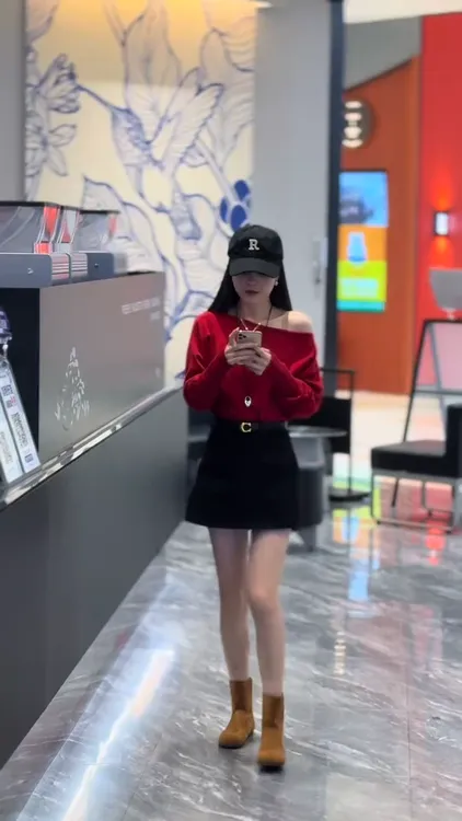 2025早秋韩系温柔一字领灯笼正肩针织毛衣高腰显瘦a字包臀半身裙