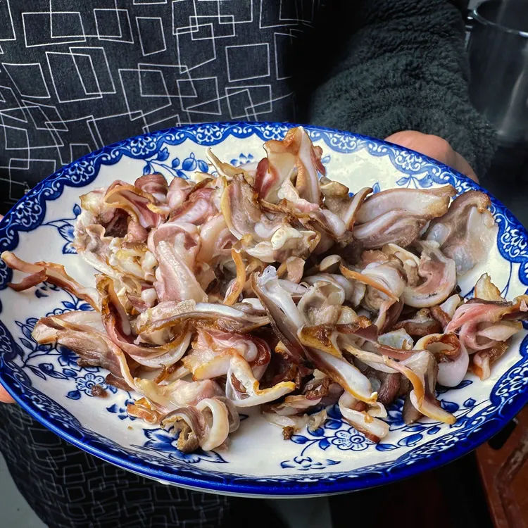 湖南腊猪脆骨免切柴火烟熏香脆可口下饭下酒菜