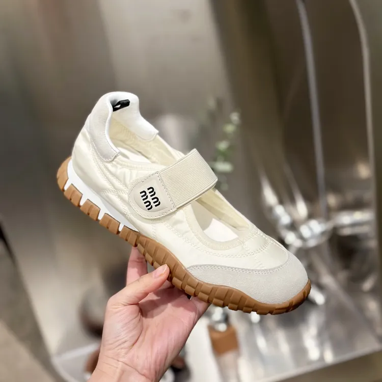 拼接防滑时尚运动鞋2025春秋季新款设计感一字带休闲玛丽珍鞋