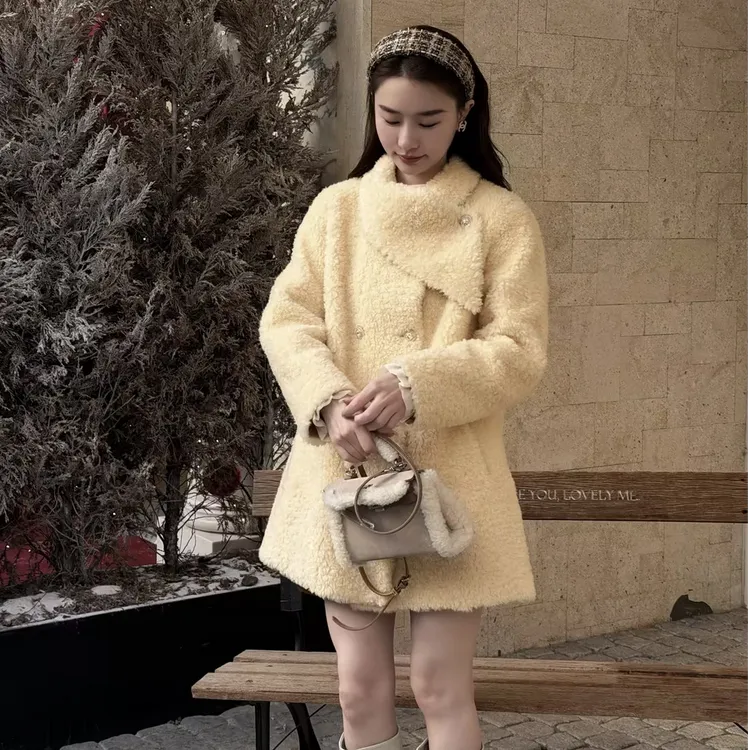 HELA AOMI “柠檬奶糕”绵羊毛100%小香风高级感立领皮草CY5DM29521