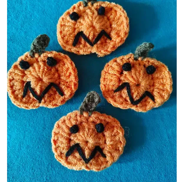 手工钩织圣诞节南瓜服饰装饰配饰手工材料