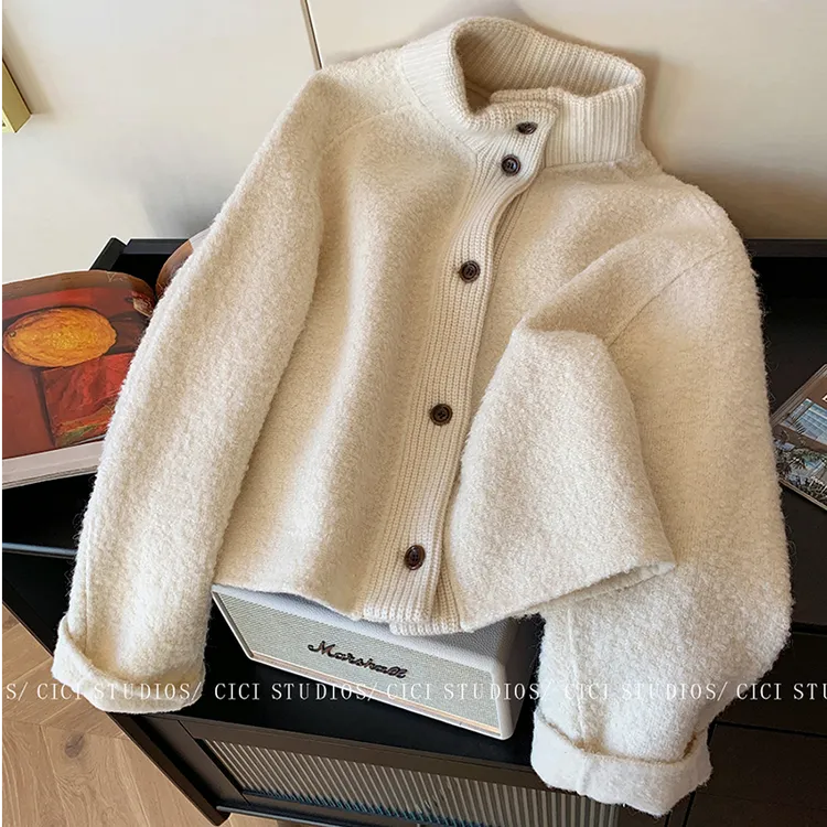 2025冬季新款针织拼接气质时尚立领短外套女慵懒风百搭设计感上衣