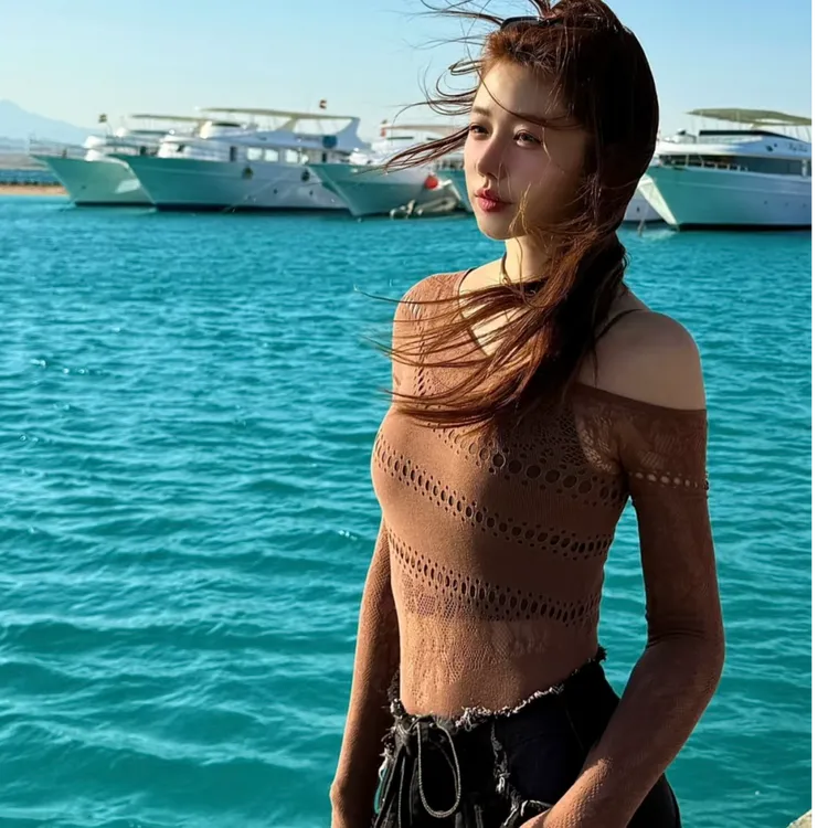 欧美式辣妹连体衣棕色镂空罩衫氛围百搭修身显瘦连体衣斜肩长袖
