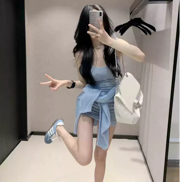 【现货】吊带连衣裙女2025新款气质收腰显瘦时尚内搭打底包臀裙