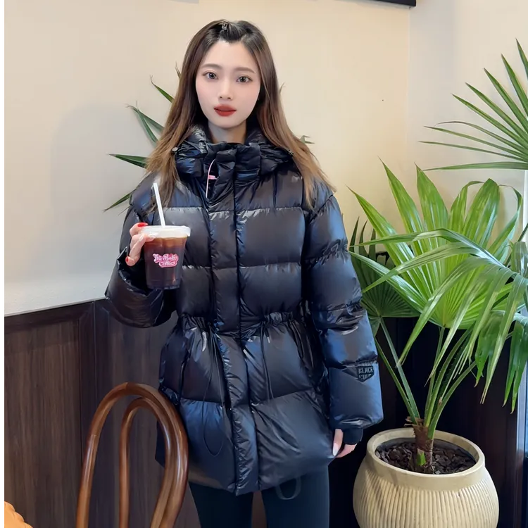 网红冬季短款收腰气质显瘦石墨烯5.0黑钻升级高端羽绒服女款8805