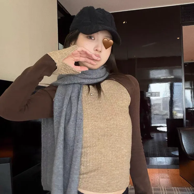 韩系撞色圆领插肩袖绞花针织衫女冬季休闲百搭修身显瘦上衣