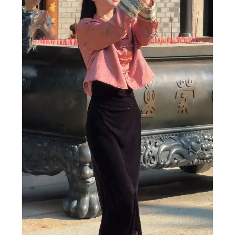 2026秋季新款今年流行新中式国风套装时尚气质独特上衣半裙两件套