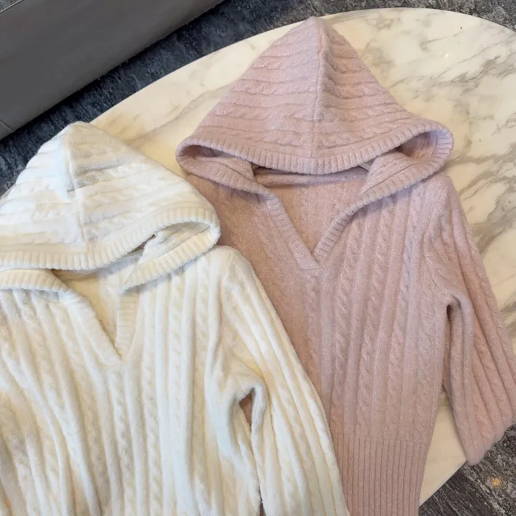 【绒绒细雨】2025洋气时尚秋冬软糯麻花毛衣女袖套头针织打底衫上衣