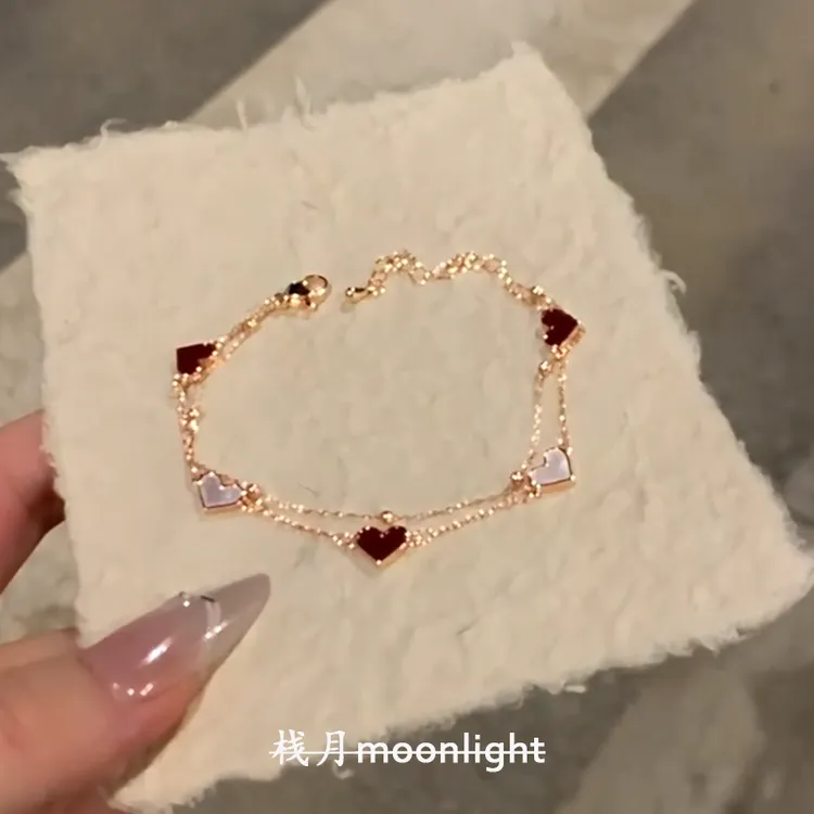 铜合金手链 红色仿贝母爱心双层手链女时尚气质百搭轻奢小众设计
