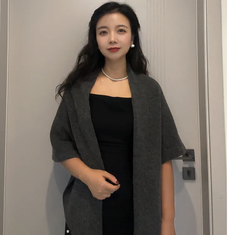 气质妈妈羊毛披肩高级感25年新款坐飞机空调毯子秋冬保暖三角围巾