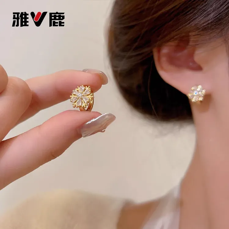 合金合成锆石耳饰 韩国高级感雪花耳扣女小巧精致气质耳环新款