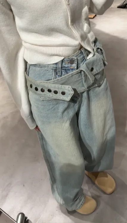 2025秋冬新款韩系立体花朵针织系扣毛衣开衫阔腿牛仔裤女配腰封