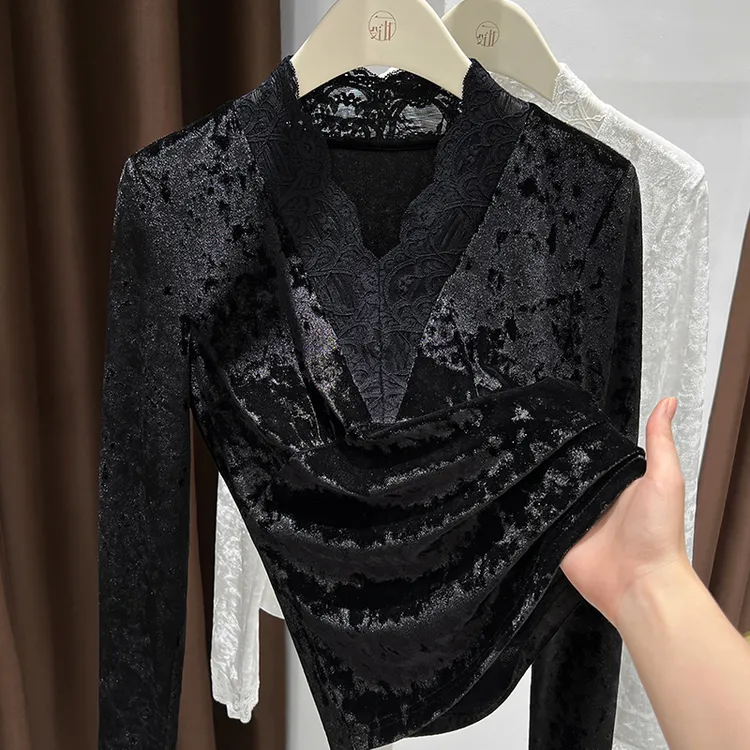 黑色深V领蕾丝边丝绒小衫秋季新款高级感钻石毛打底衫薄款内搭女