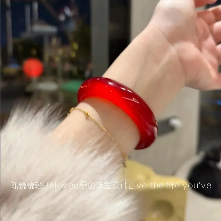 高冰玛瑙手镯高冰透红色玉髓手镯车厘子红玉手镯石英岩玉送女友礼