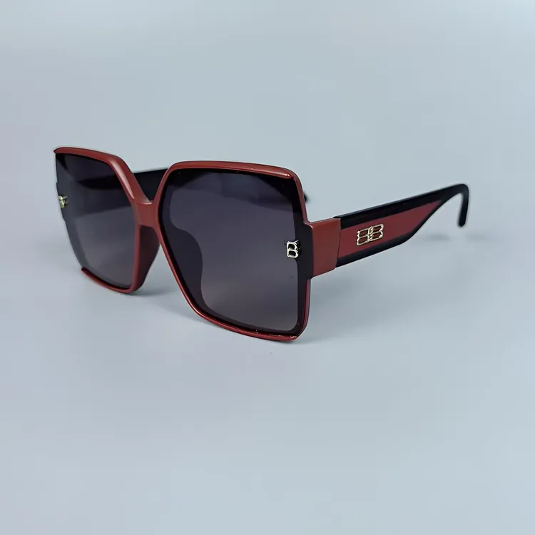 2025新款简约百搭太阳镜女偏光墨镜时尚显瘦开车防紫外线遮阳眼镜