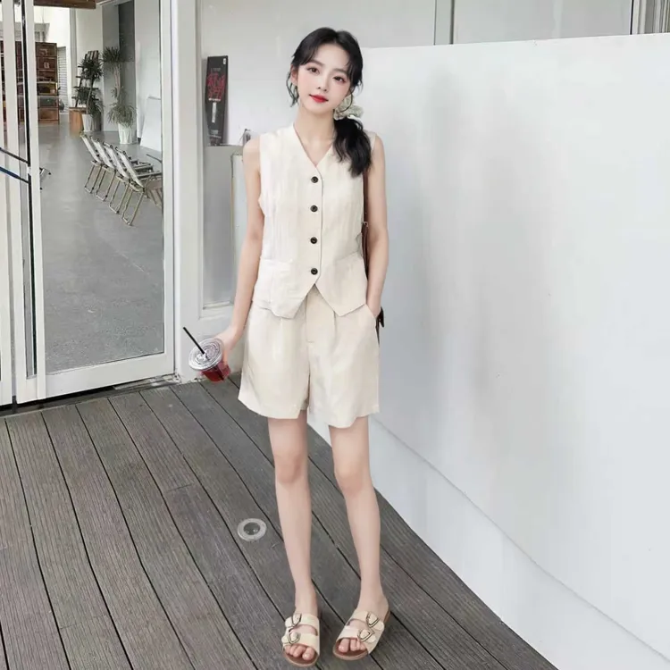 高级感老钱风亚麻马甲短裤两件套装女2025夏季大方得体穿搭一整套