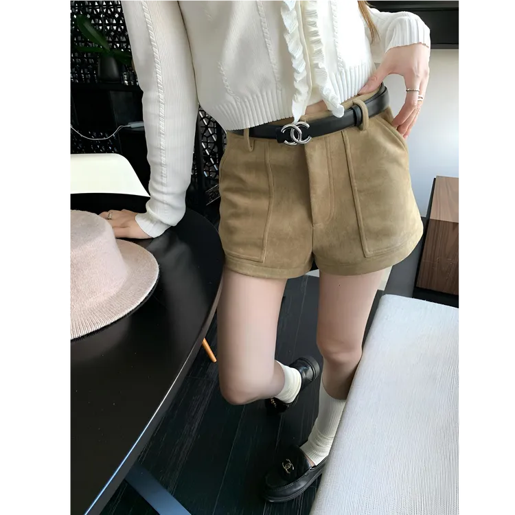 卡其色阔腿A字休闲裤女2025秋冬季大口袋高级感百搭显瘦工装短裤