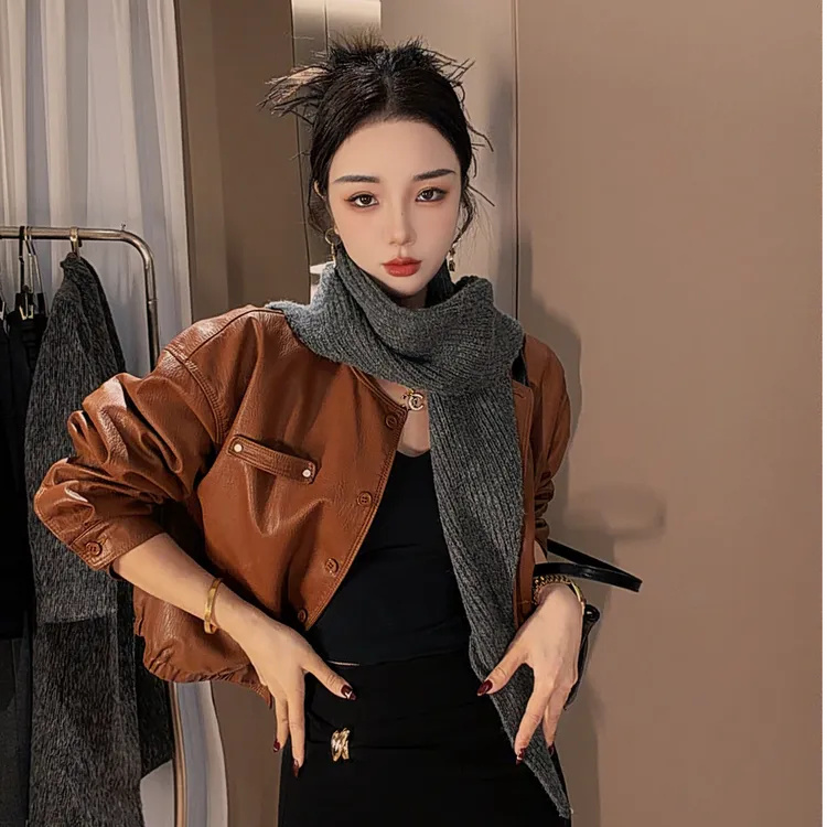 加绒软皮衣短外套女送围脖秋冬新款加棉pu皮夹克短款上衣536百搭