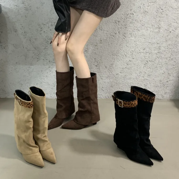 2025新款时髦靴尖头裤管靴女西部牛仔靴宽筒显瘦坡跟骑士靴女