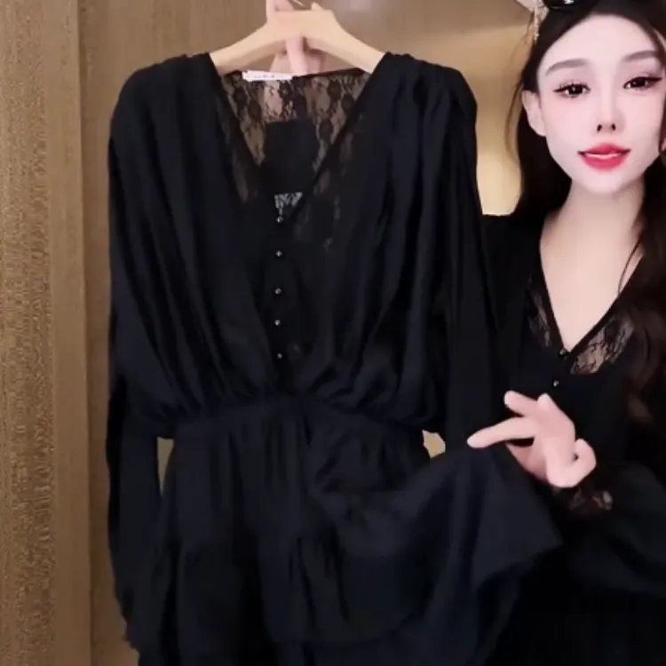 法式2025轻熟风蕾丝拼接美背假两件高级感收腰显瘦荷叶边连衣裙