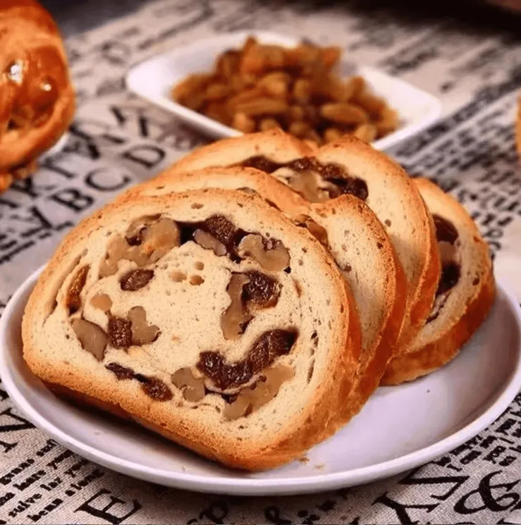 【小伊】俄式风味全麦果仁大列巴300g营养早餐代餐