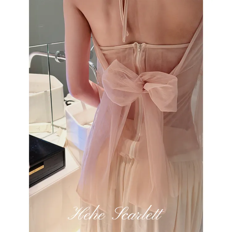 你的呵呵Scarlett|立体蝴蝶结设计感蕾丝挂脖上衣