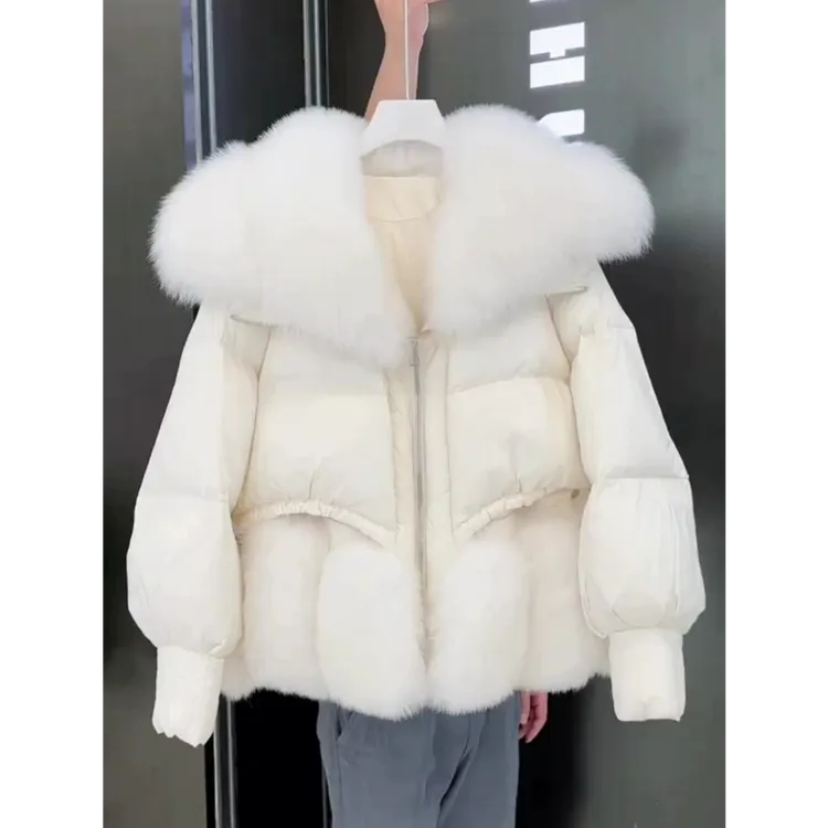 今年冬季流行爆款设计感加厚短款时尚白色毛绒领棉服外套超好看女