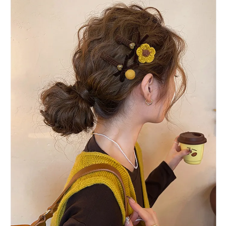 花朵毛球蝴蝶结发夹女前额刘海夹子头饰2025新款高端侧边夹发卡秋