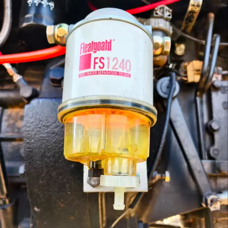 多缸拖拉机油水分离器  FS1240带储水杯油水分离器