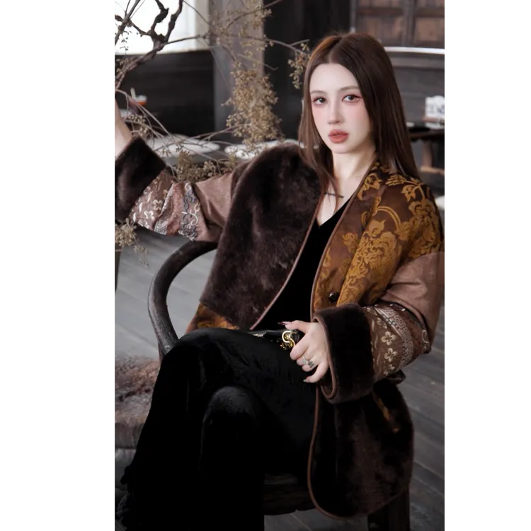 G. yantong/郭彦彤国风拼接拉贡羊毛白鹅绒服女冬季外套WT1058