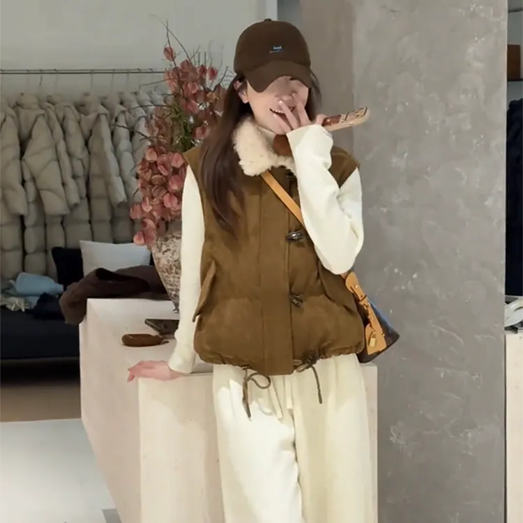 2025冬季新款复古麂皮绒翻领短马甲女加厚拉链背心保暖白鸭绒外套