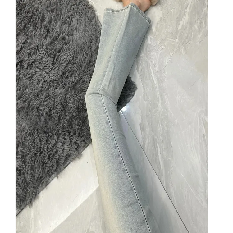 春款复古做旧浅色微喇叭牛仔裤女弹力显瘦直筒马蹄裤子
