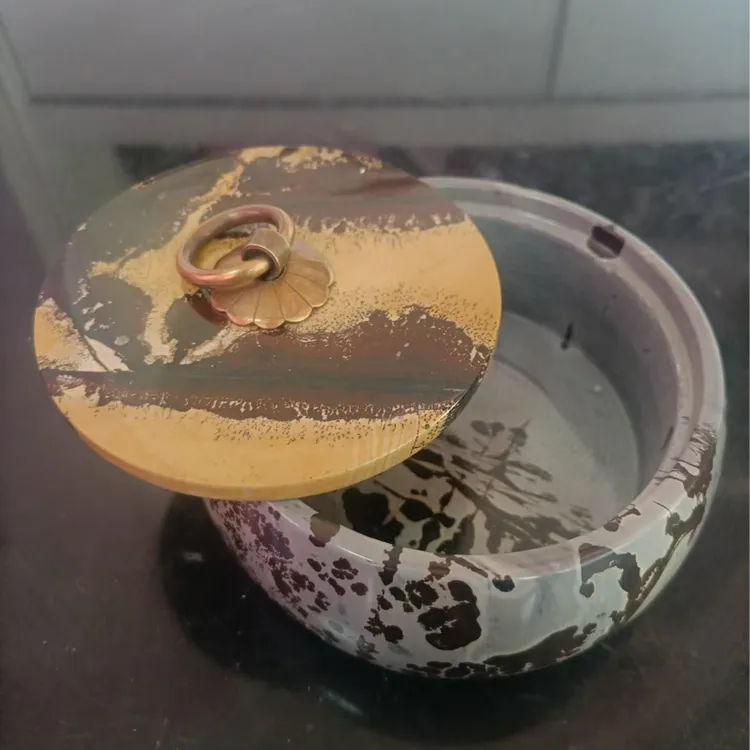 天然粉奇石复古防飞灰烟灰缸桌面摆件国画石材质带盖烟灰缸