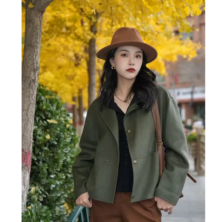 GIRDEAR/哥弟秋冬新款新中式侧边排扣双面呢圆领羊毛外套女140029