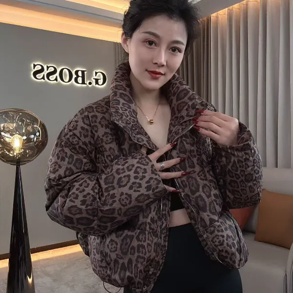 【耿老板6005#Z】时尚立领豹纹精致短款设计感穿搭白鸭绒羽绒服战袍