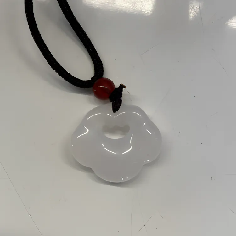 天然玉髓玛瑙如意祥云锁吊坠 天然生长瑕疵难免 追求完美慎拍