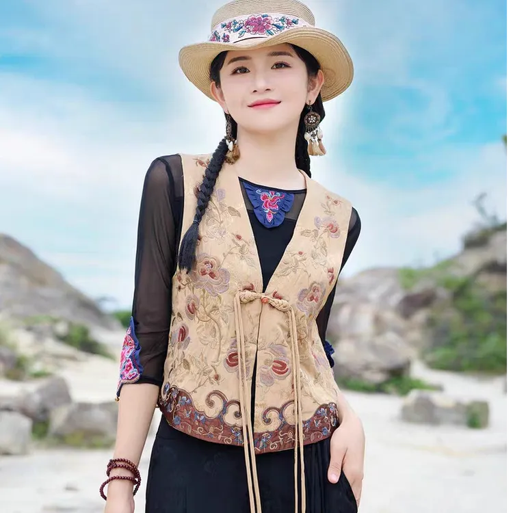 秋季民族风女装重工刺绣拼接复古显瘦国风马甲V显瘦中式马夹背心