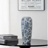 【云舍甄选】景德镇高端陶瓷青花缠枝直颈瓶幽蓝花绘复古家居摆件