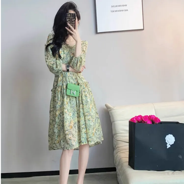 【现货】高级感温柔风新款绿色碎花灯笼袖仙女款高端精致连衣裙子