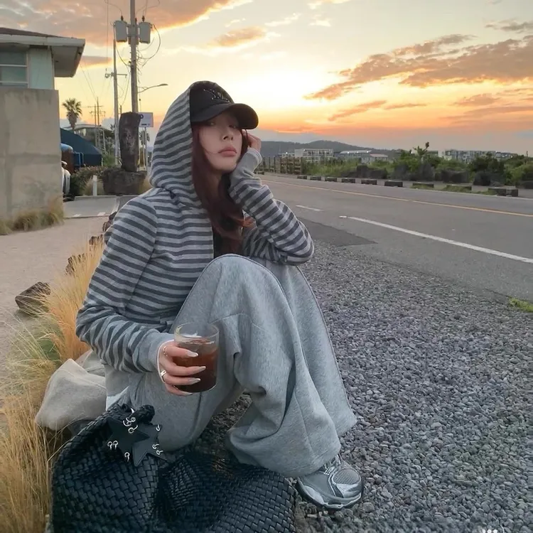 早秋慵懒假期连帽条纹短款卫衣+休闲裤套装两件套  82020