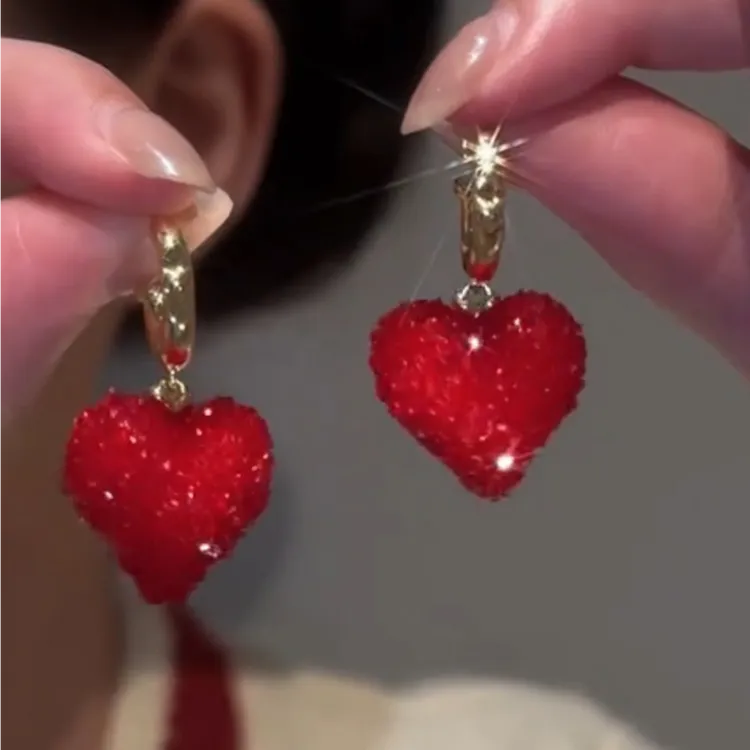 铜合金耳饰 安可拉红新款网红爱心形气质百搭红色耳环耳坠潮