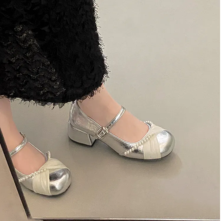 绝美银色玛丽珍高跟鞋女2025夏季新款芭蕾风气质粗跟配裙子jk单鞋
