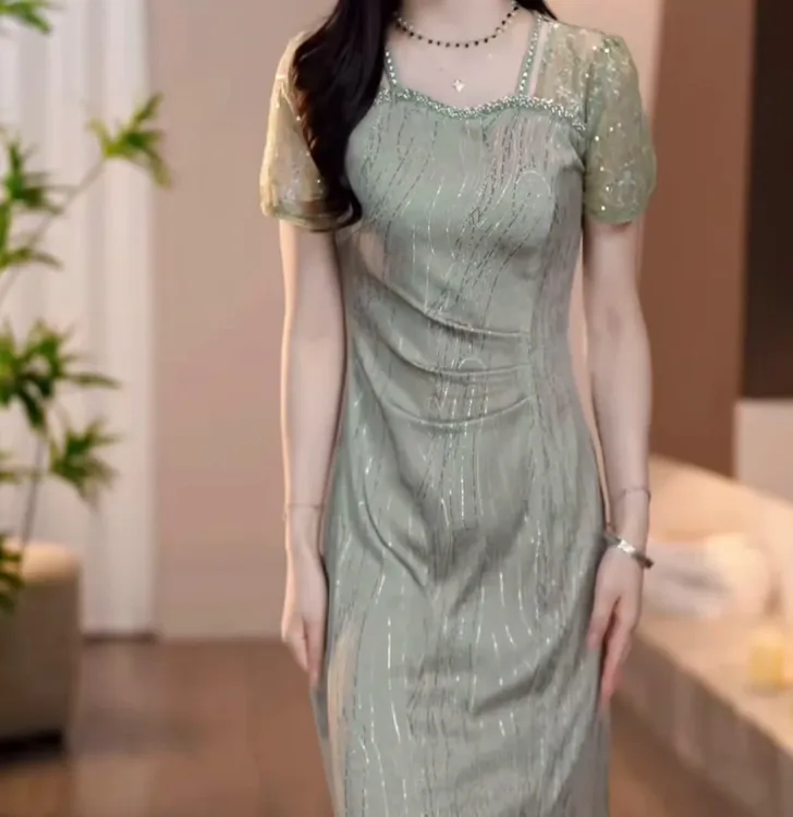 胜美女装2025夏季新款豆绿色清秀端庄显瘦时尚气质中长款连衣裙