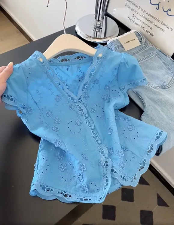 【现货】韩系蕾丝碎花刺绣短袖衬衫女小众设计感减龄短款上衣2025