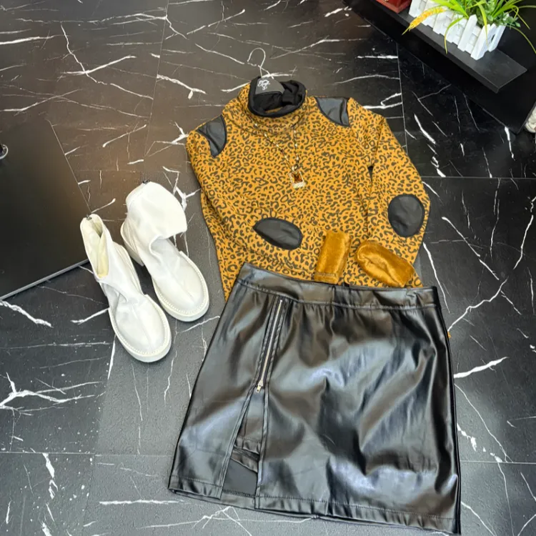 D25 121802 时尚百搭加厚加绒高领长袖拼接豹纹内搭女上衣