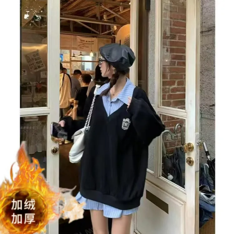 大码胖妹妹显瘦宽松卫衣学院风减龄假两件衬衫拼接上衣时尚百搭