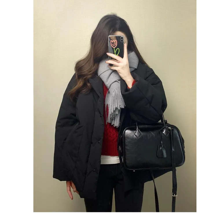 2024秋冬季新款黑色棉服保暖高级感喜庆毛衣女简约风牛仔裤三件套